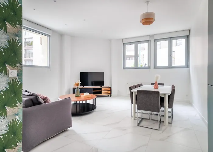 Spacious Apartments For 6 People #3