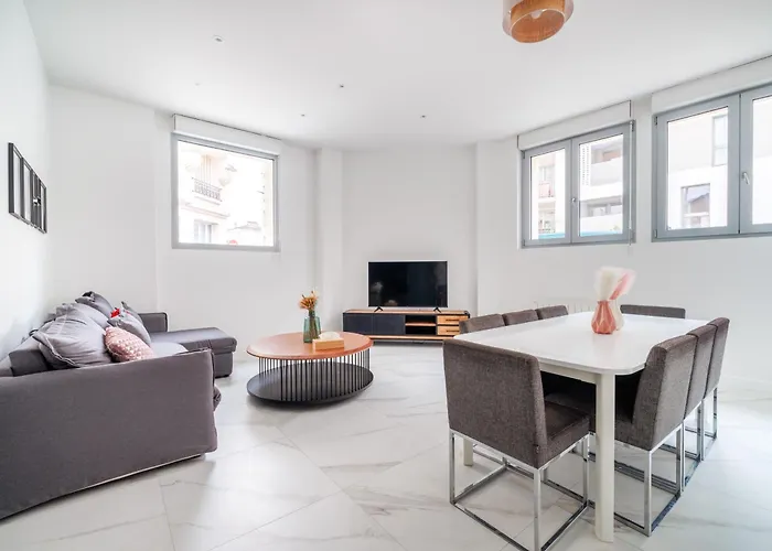 Spacious Apartments For 6 People #3
